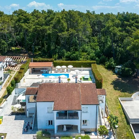 Apartman App Marina 2 *